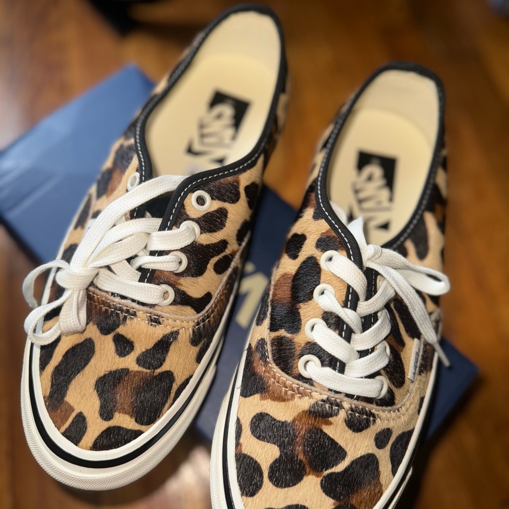 Vans Women's Leopard Print Lace-Up Sneakers in Tan and Black - Picture 1 of 5